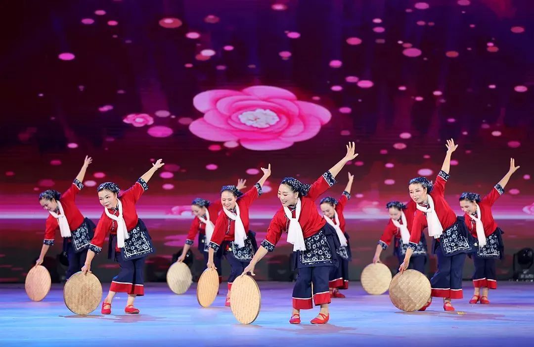 辉煌煌国际充